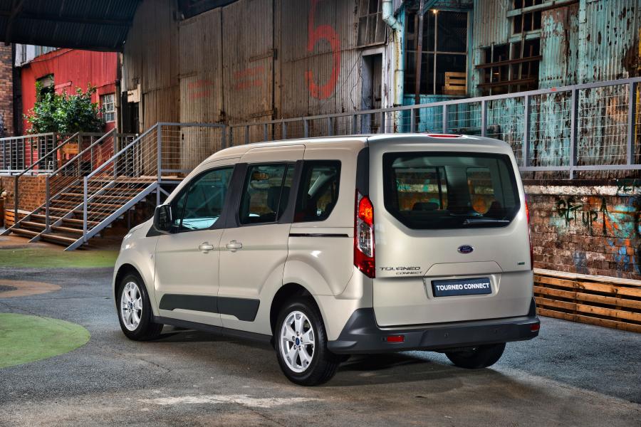  Ford Tourneo Connect 2015 года  (фото 2 из 20)